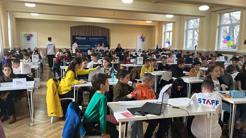 Logiscool lanseaza in Romania traseul educational „Digital Intelligence”: de la clasa pregatitoare si pana la liceu